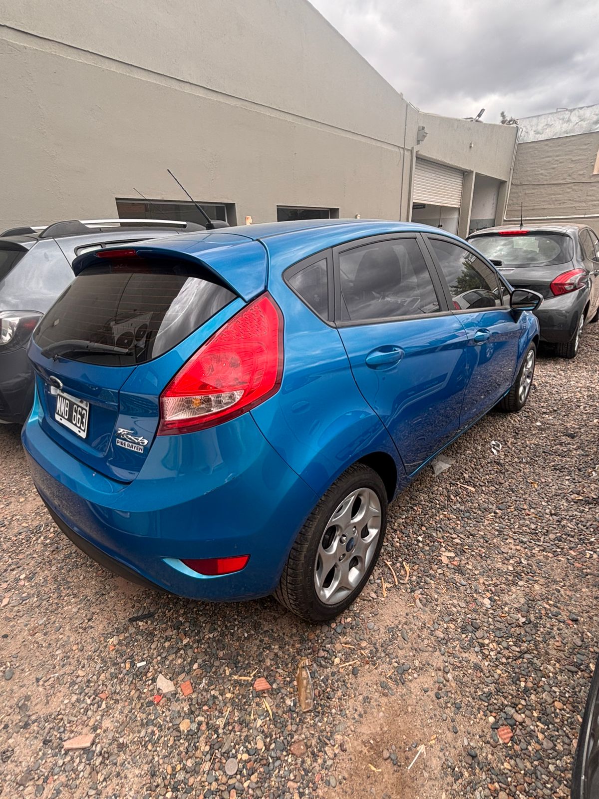 FORD FIESTA KINETIC DESING TITANIUM